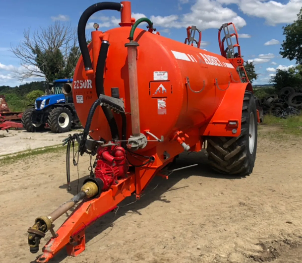 2250 abbey tank - Image 1