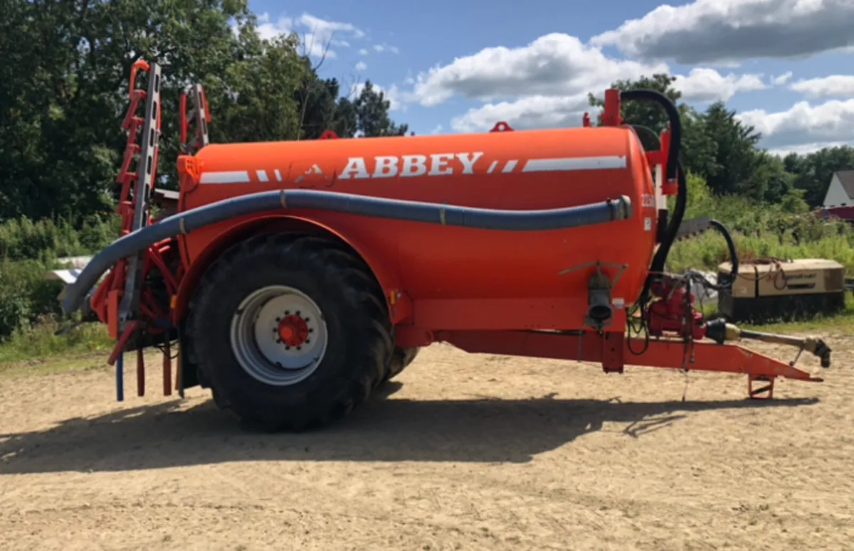 2250 abbey tank - Image 2