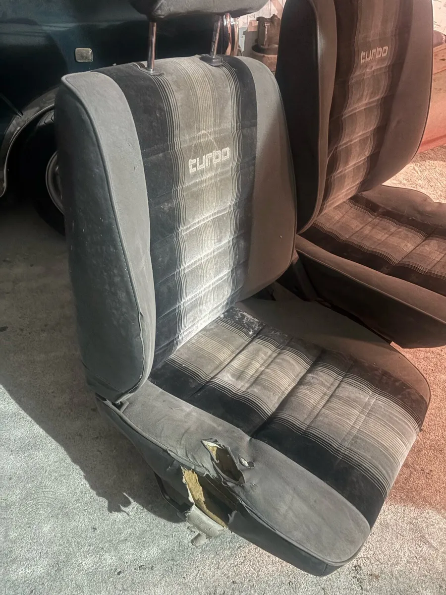 Toyota Land Cruiser front seats - Image 2
