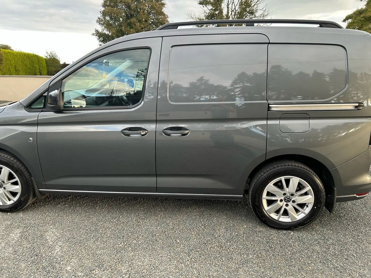 Volkswagen Caddy Cargo Edition TDI 102BPH - Image 2