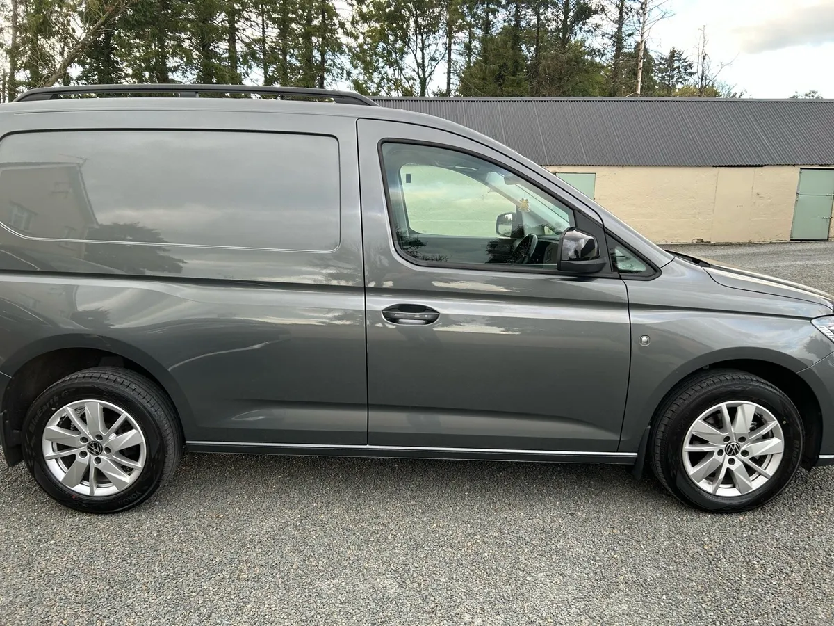 Volkswagen Caddy Cargo Edition TDI 102BPH - Image 4