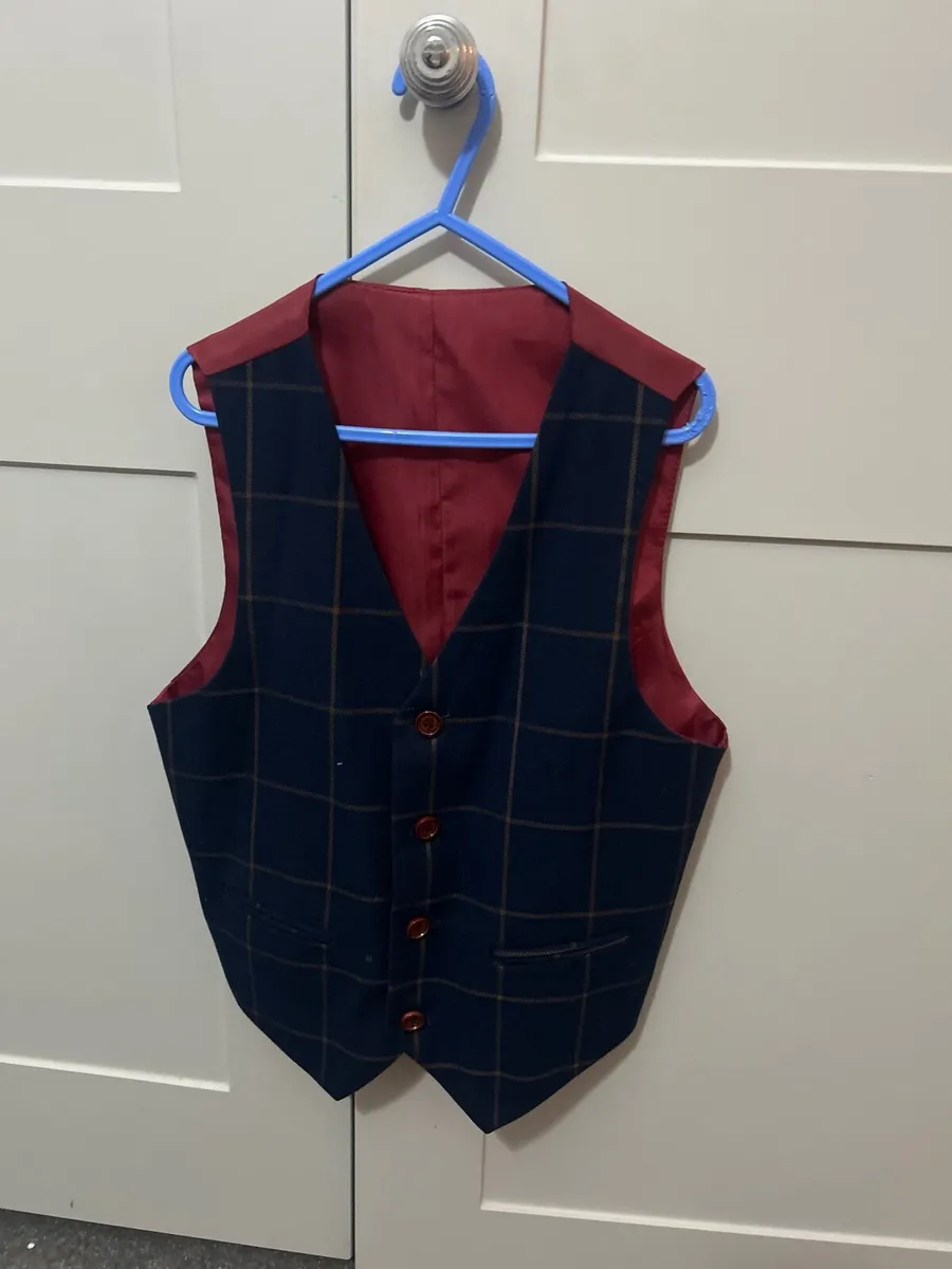 Boys Romano 3 piece suit - Image 1