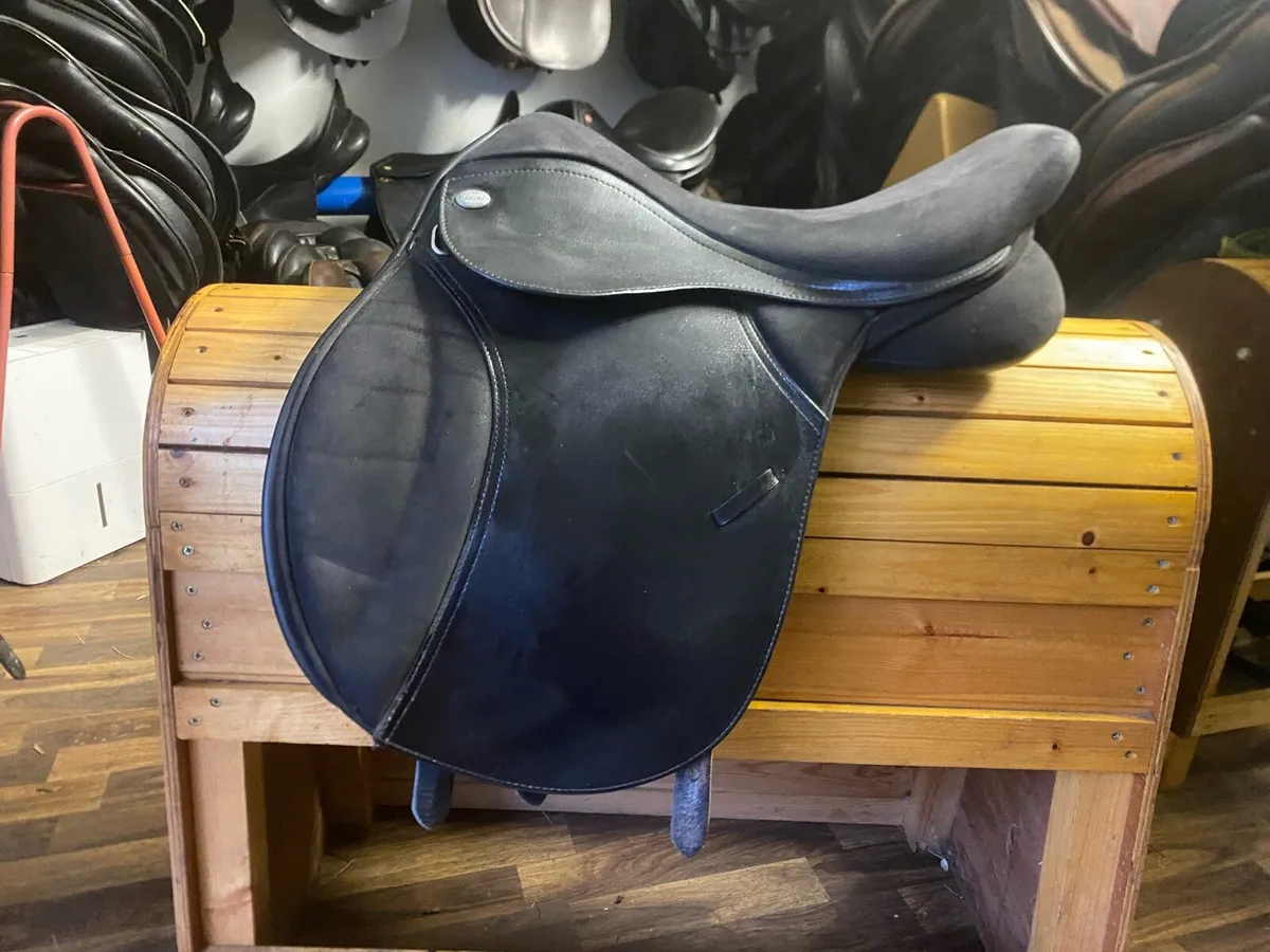 Thorowgood saddle  T4 cob GP 17.5 - Image 1