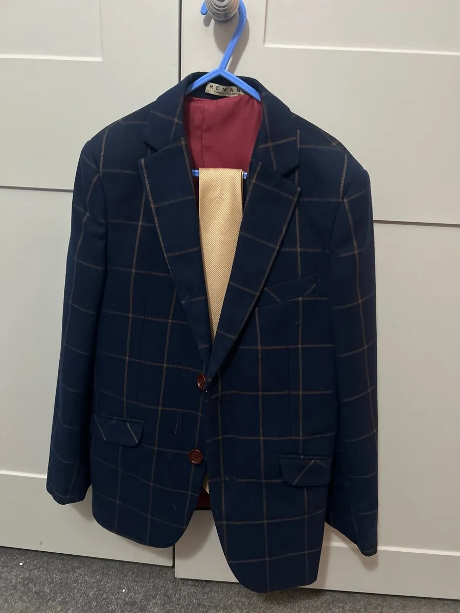 Boys Romano 3 piece suit - Image 3