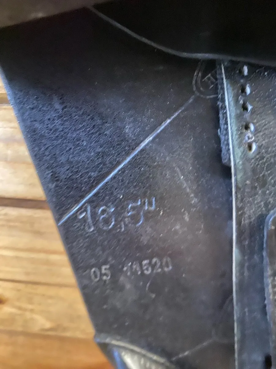 16.5 HDR black Leather jump saddle - Image 4