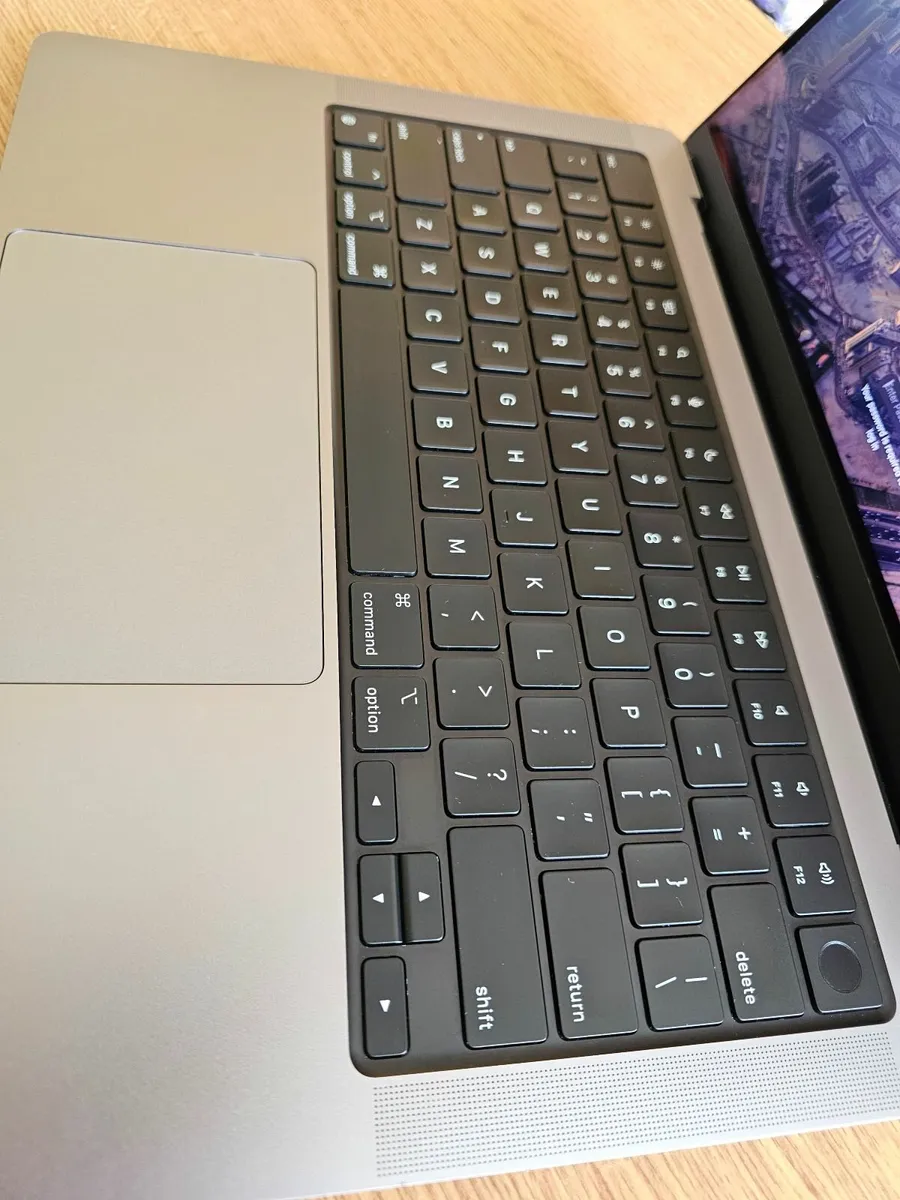 MacBook Po 14" 2021 M1 Pro 16gb / 512gb - Image 2