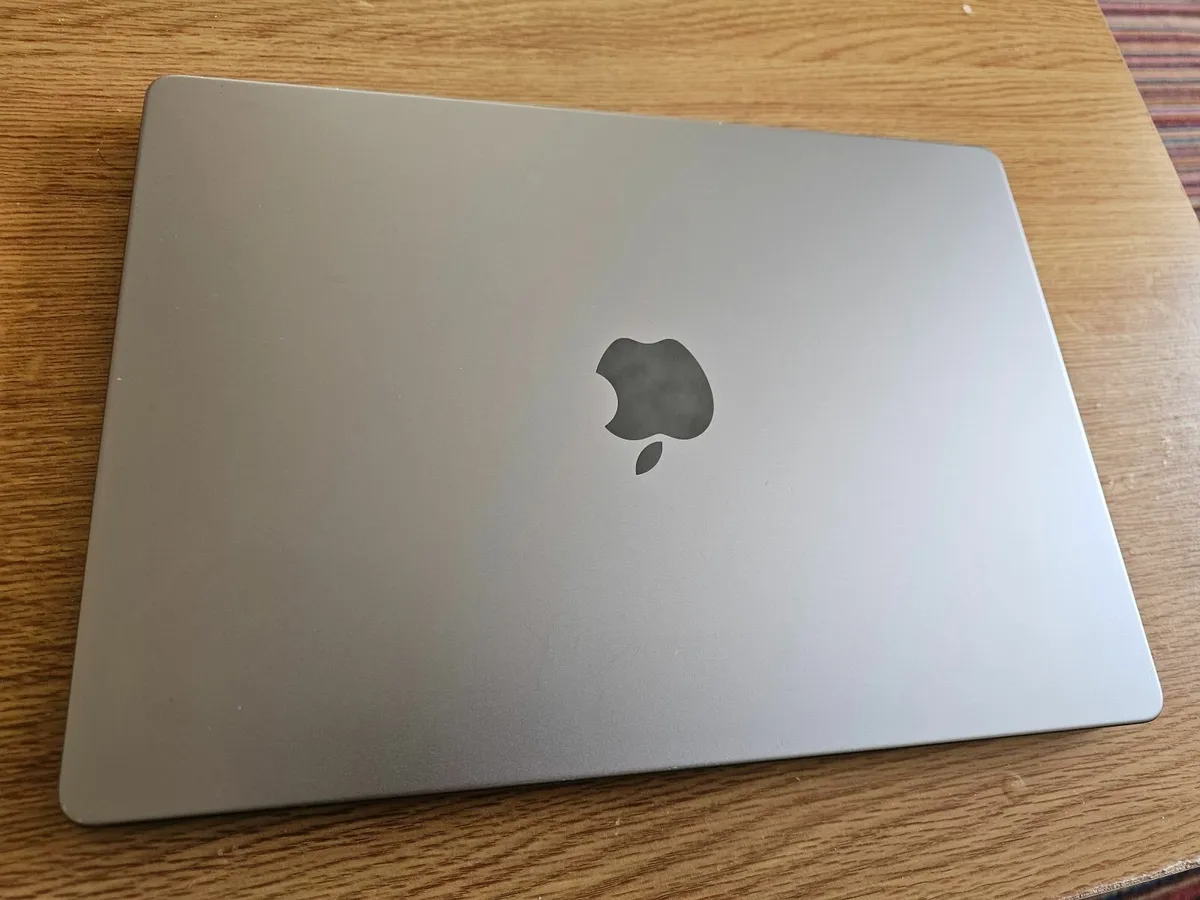 MacBook Po 14" 2021 M1 Pro 16gb / 512gb - Image 3