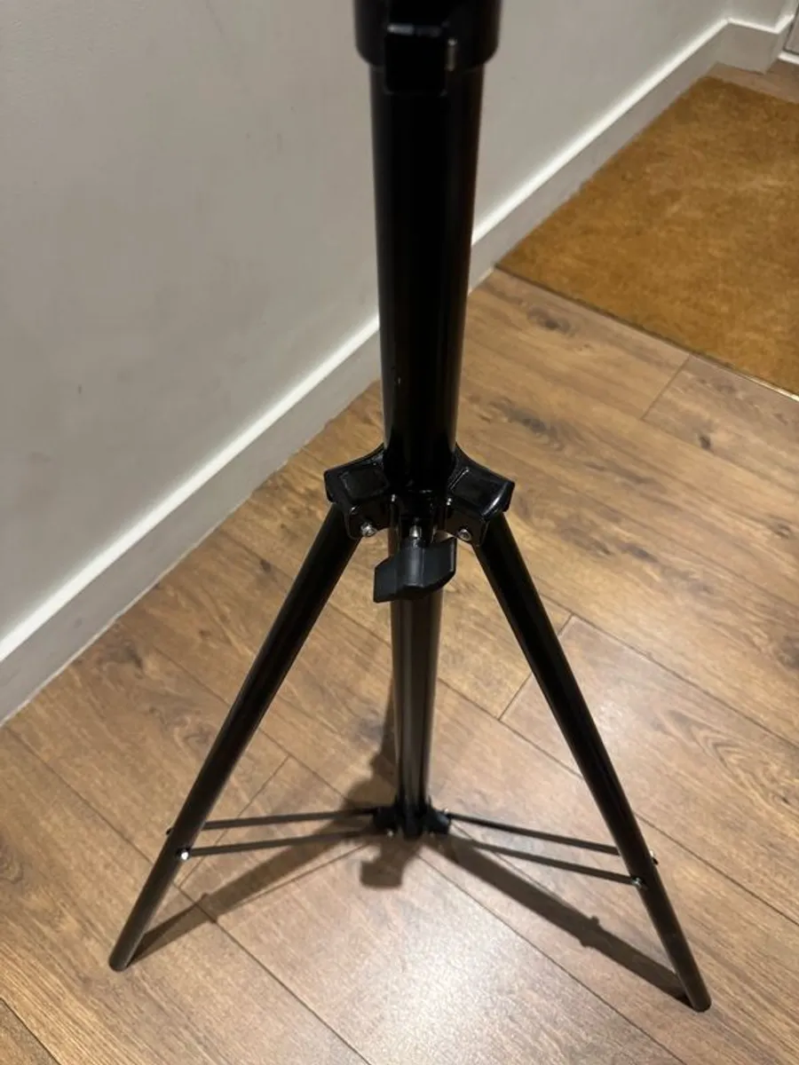 Tripod 2.8metre - Image 1