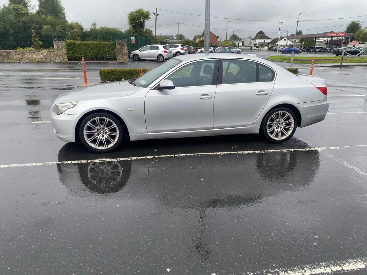 BMW 520D 2010 - Image 3