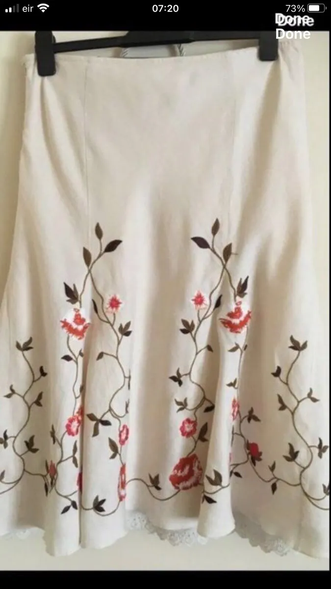 Ladies stunning skirt size 14 €10 - Image 2