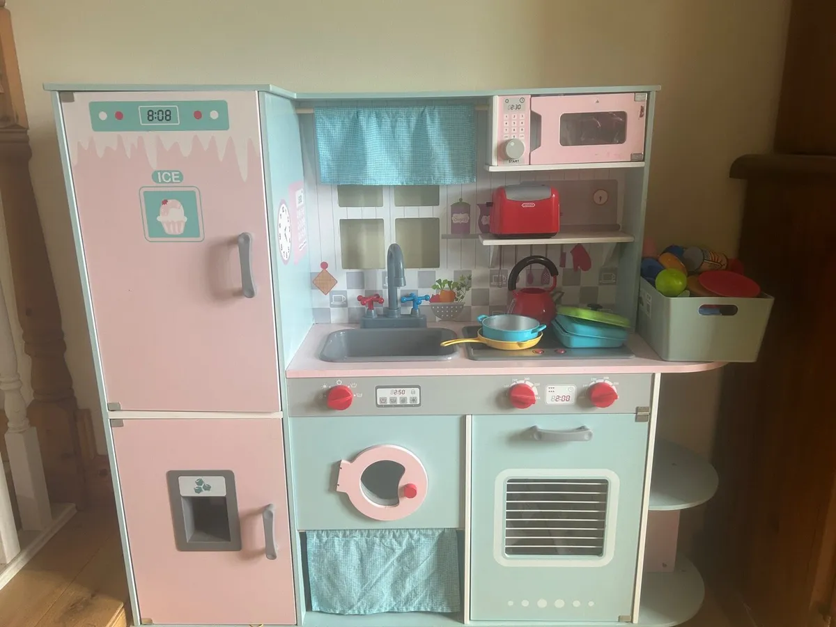Toy Kitchen - Image 1