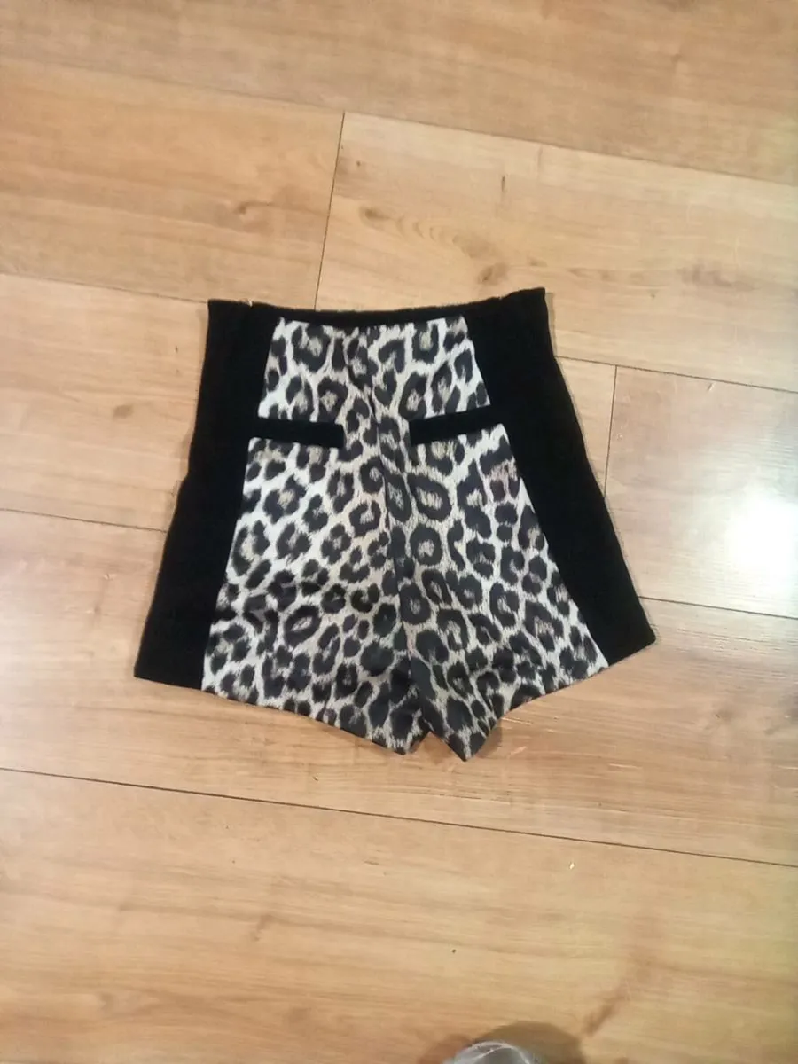Girls leopard shorts