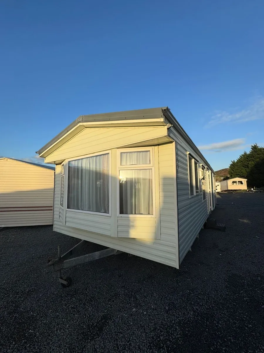 Willerby Salisbury 35x12 - Image 1