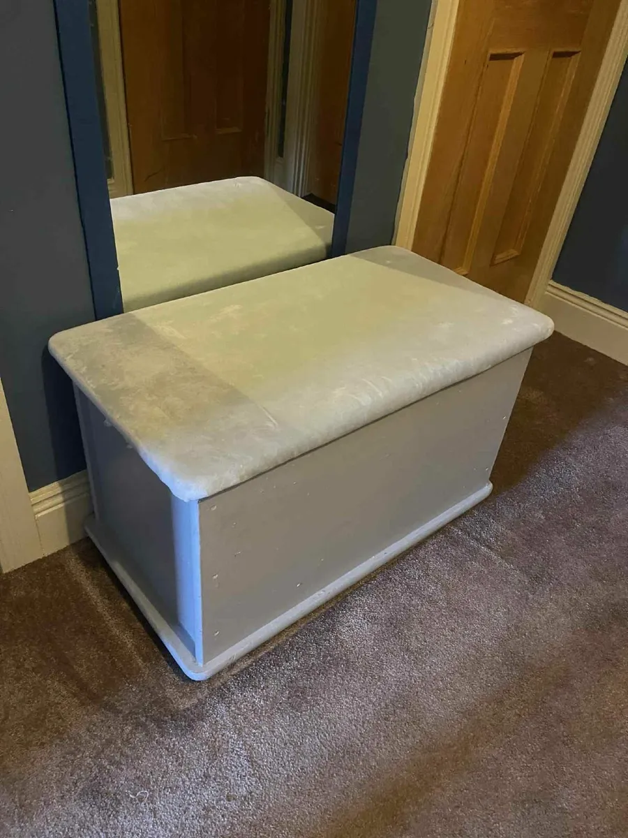 blanket box  25e - Image 1