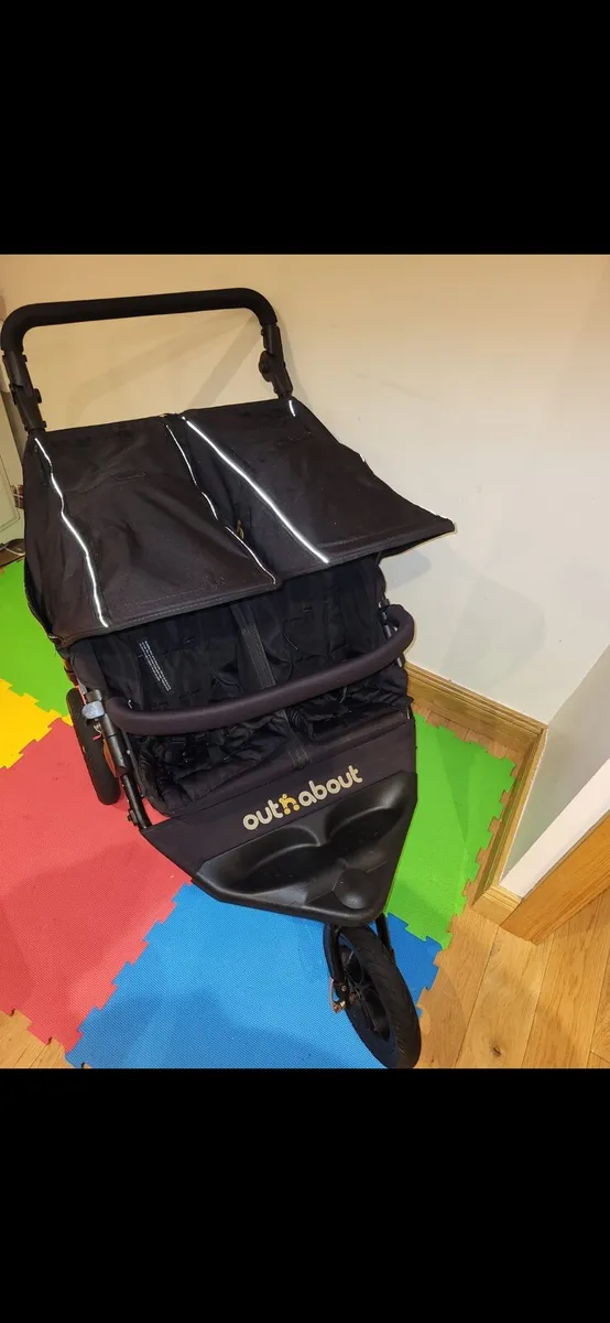 Out n About V4 Double Nipper Buggy & Footmuffs - Image 1