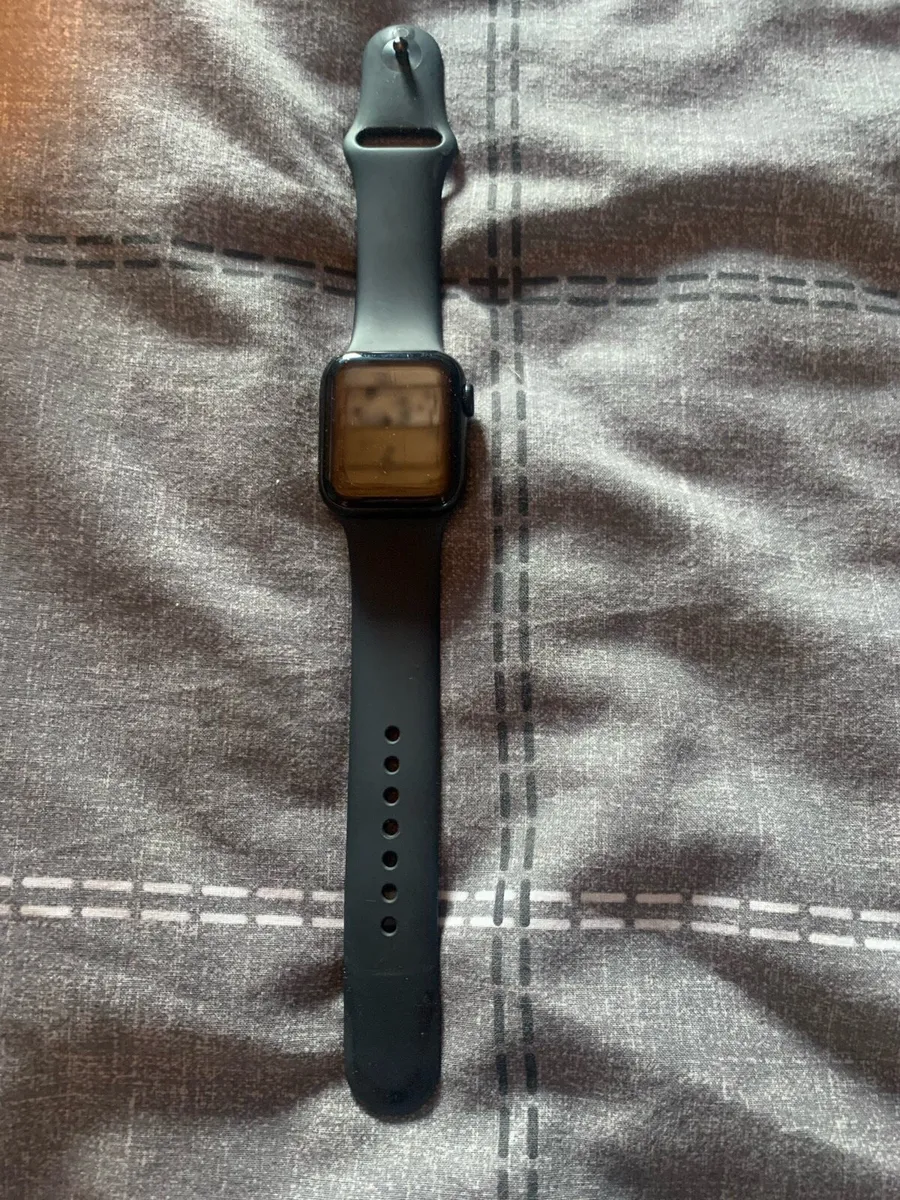 Apple Watch SE - Image 1