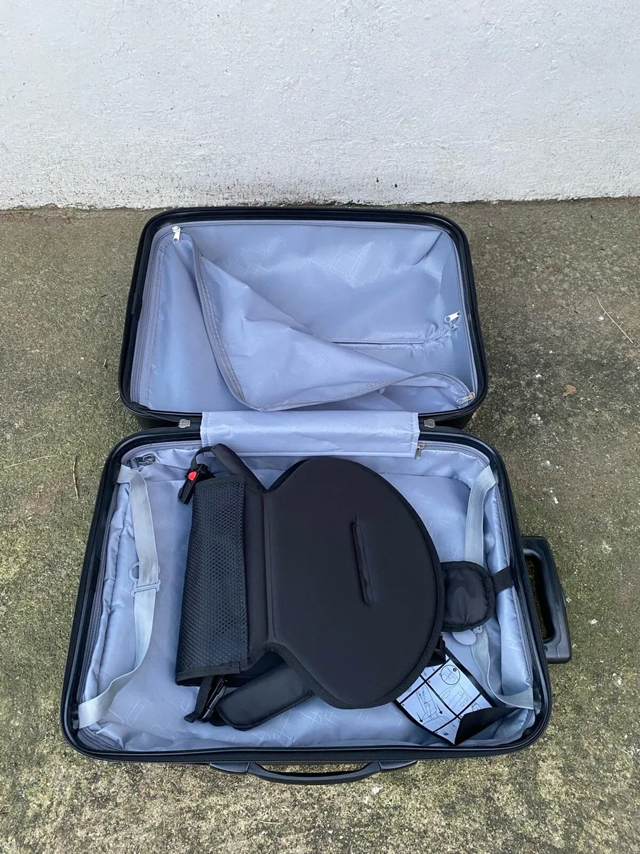 Mountain buggy carry on suitcase with seat - Image 4