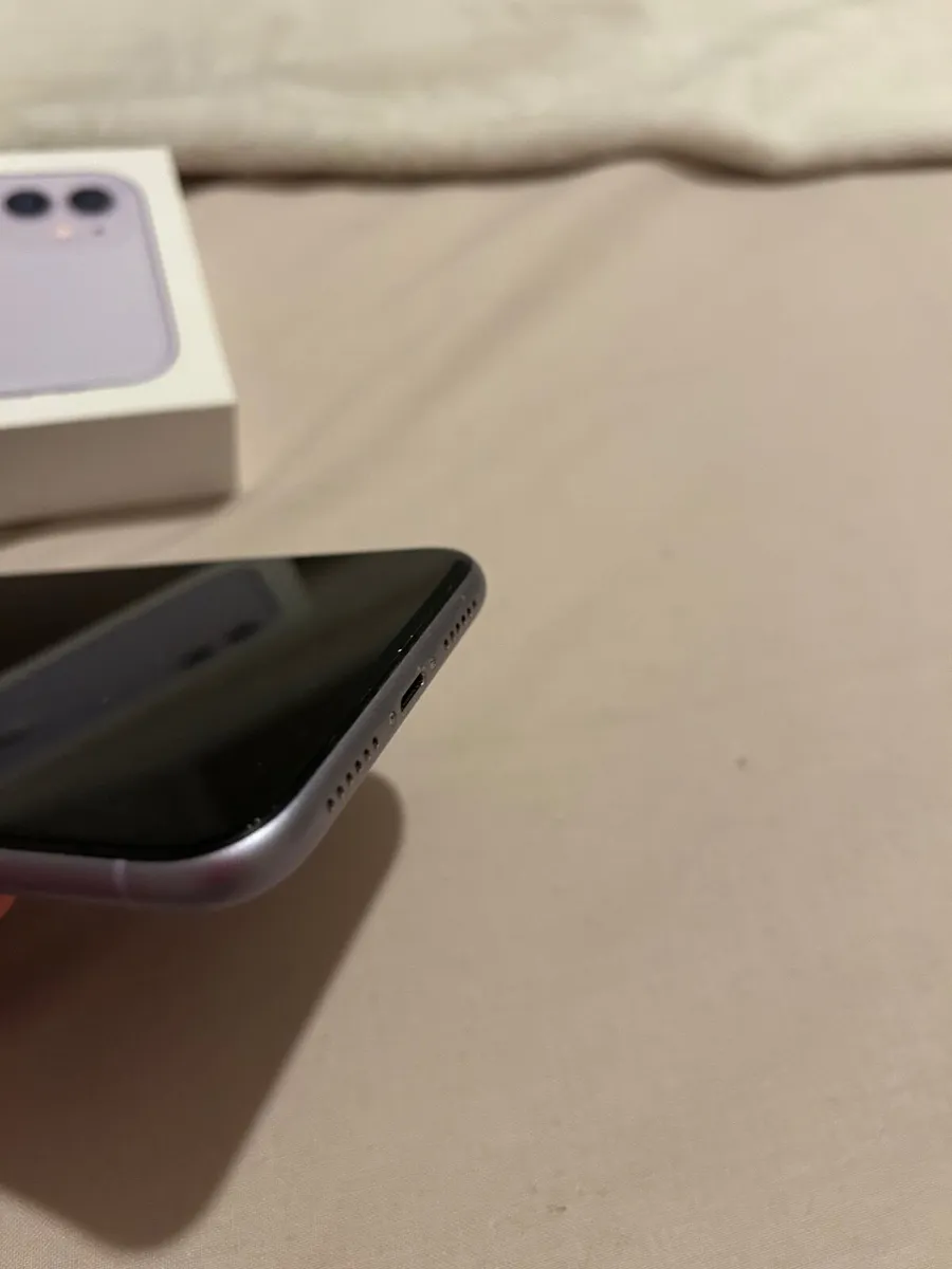 iPhone 11 64GB Purple - Image 3