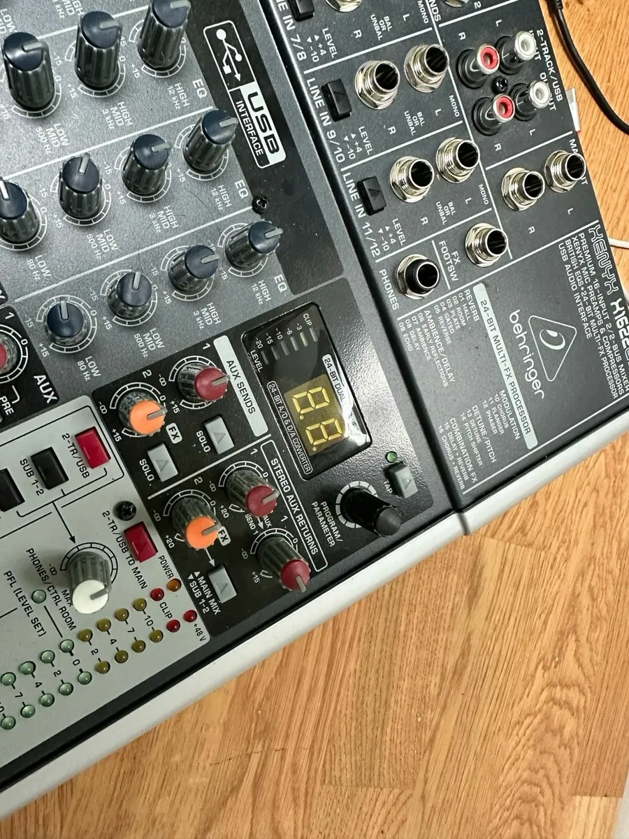 Behringer 12 track audio mixer - Image 4