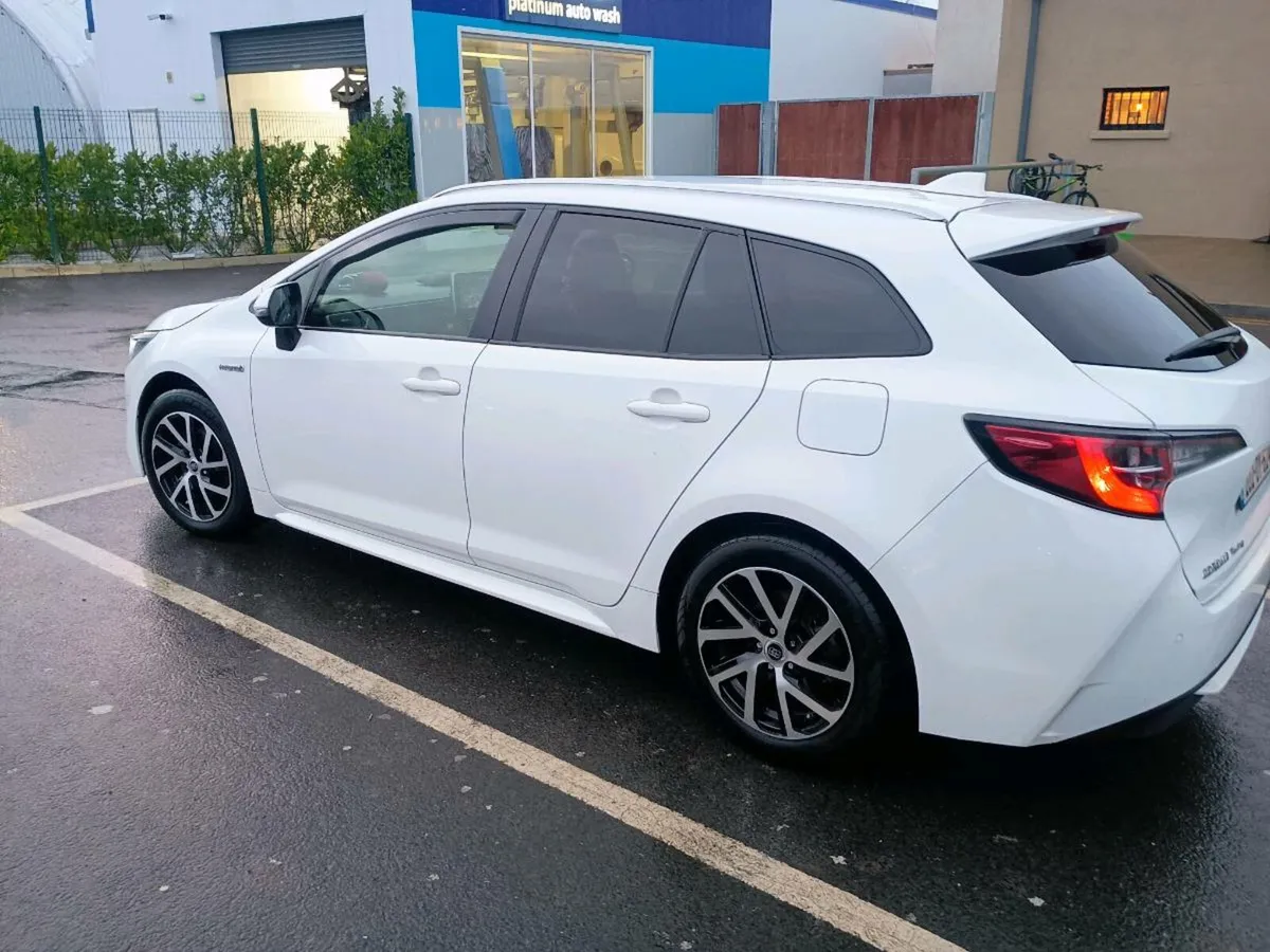 Toyota Corolla Touring - Image 4