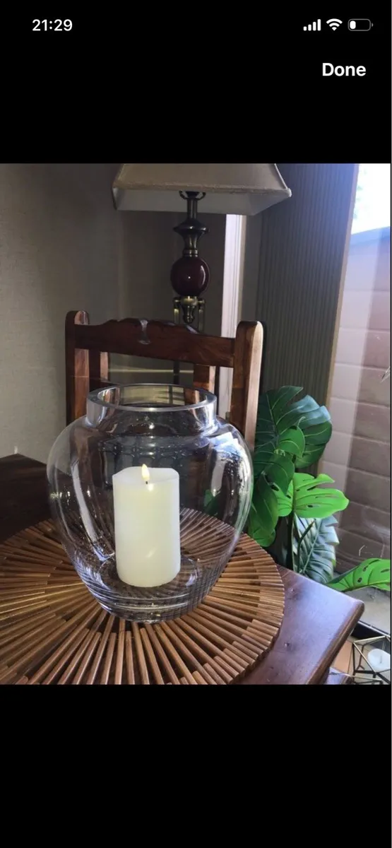 Glass vase with candle - Image 1