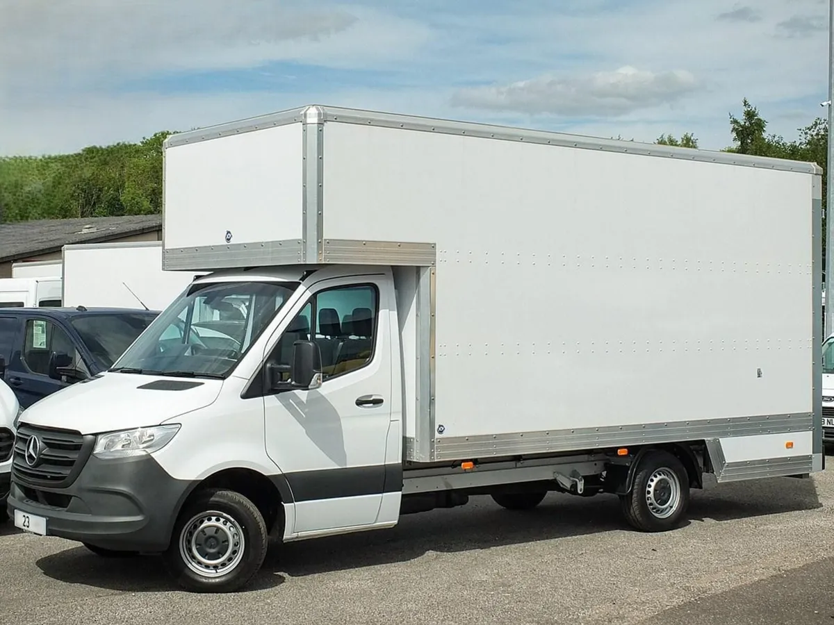 2023 Mercedes-Benz Sprinter Luton Box Van - Image 2