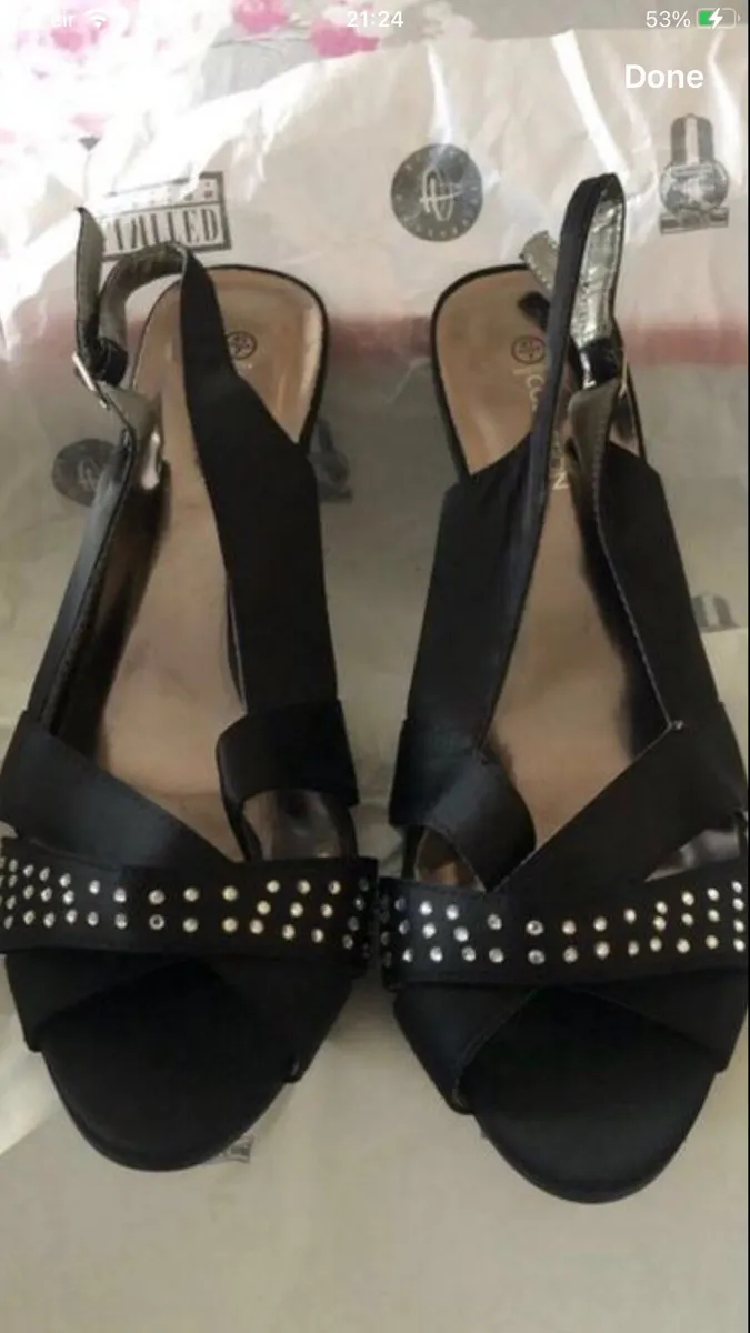 Ladies new shoes size 7 €15 - Image 1