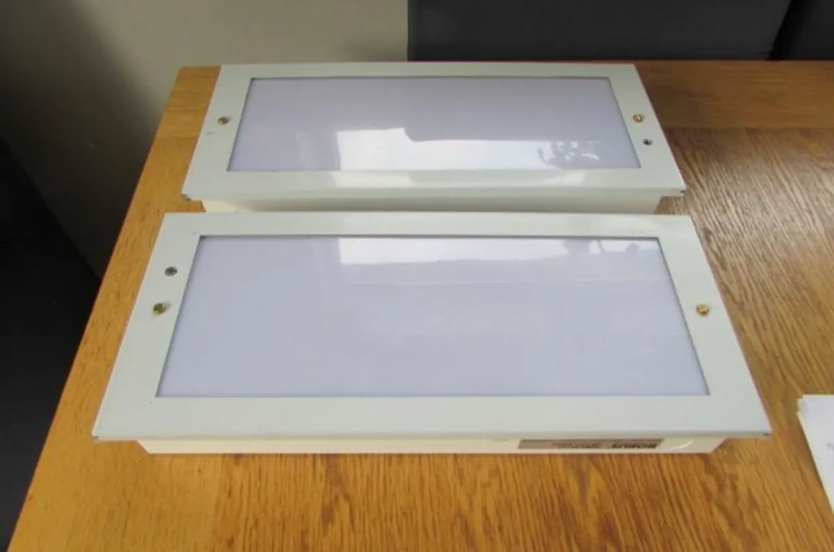 White Recessed Emergency Light Fittings x 2 - Image 1