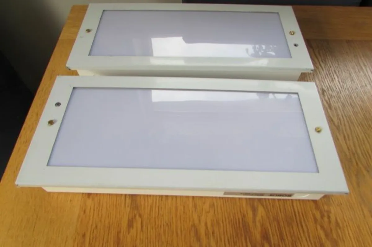 White Recessed Emergency Light Fittings x 2 - Image 2