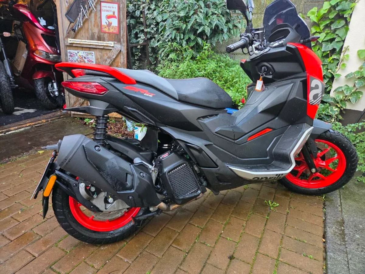 Aprilia SR 125 GT - Image 1