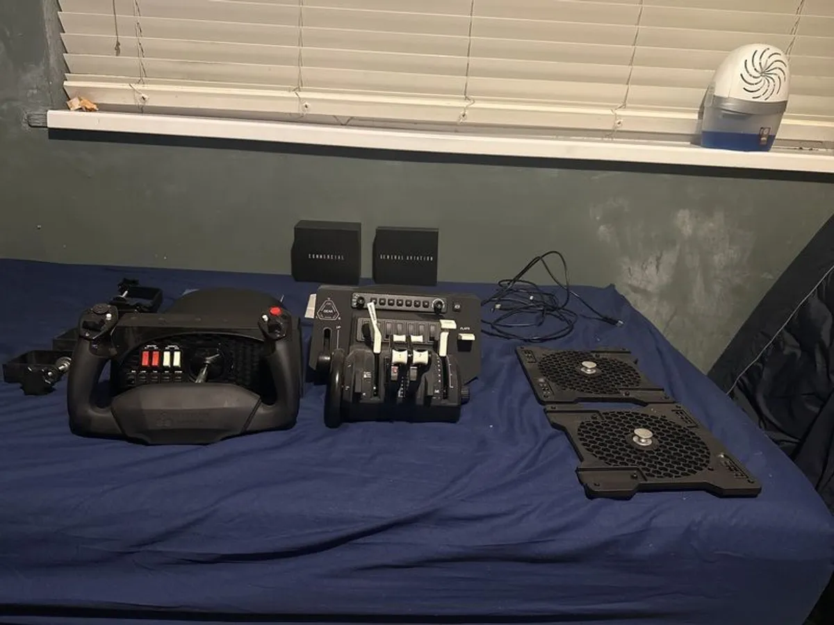 Honeycomb flight sim set - Image 1