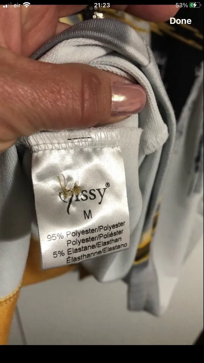 Ladies two piece suit size M €15 - Image 3