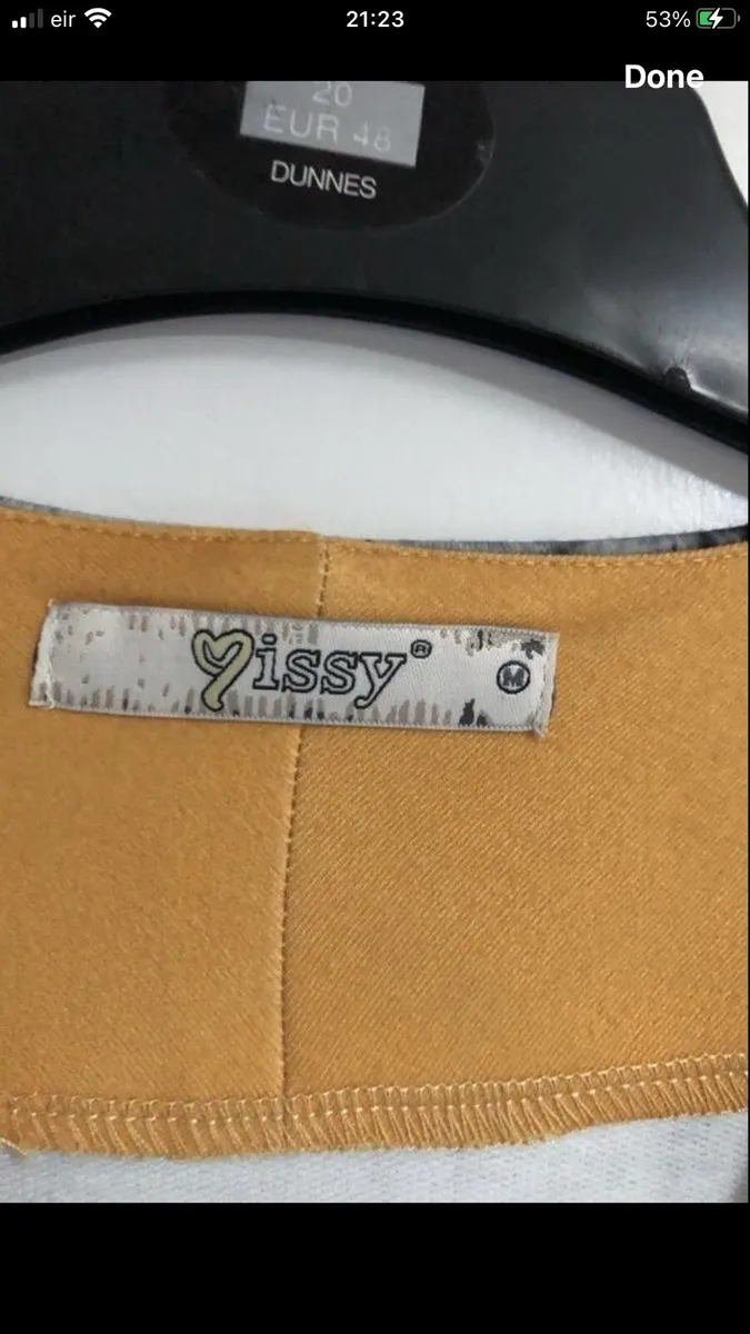 Ladies two piece suit size M €15 - Image 4