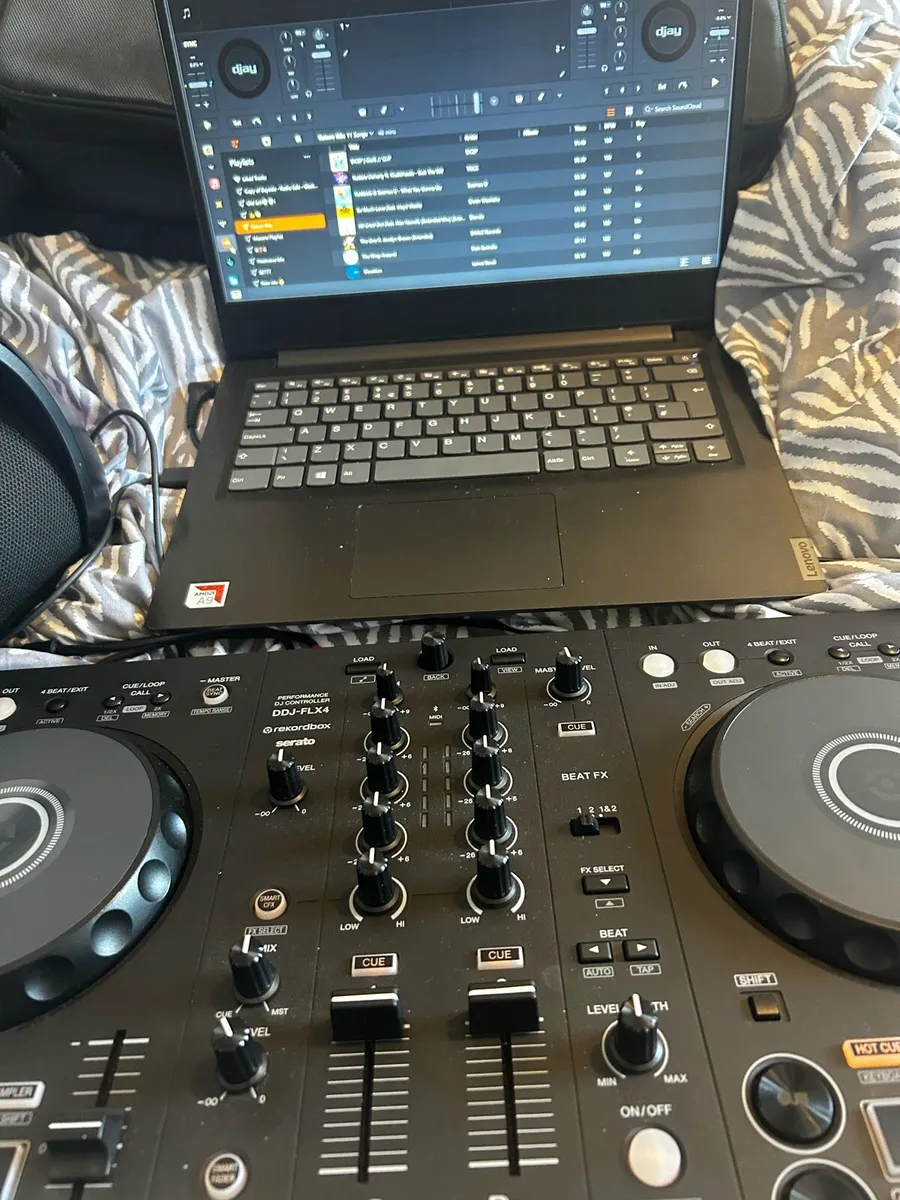 DDJ FLX4 DJ Decks - Image 3