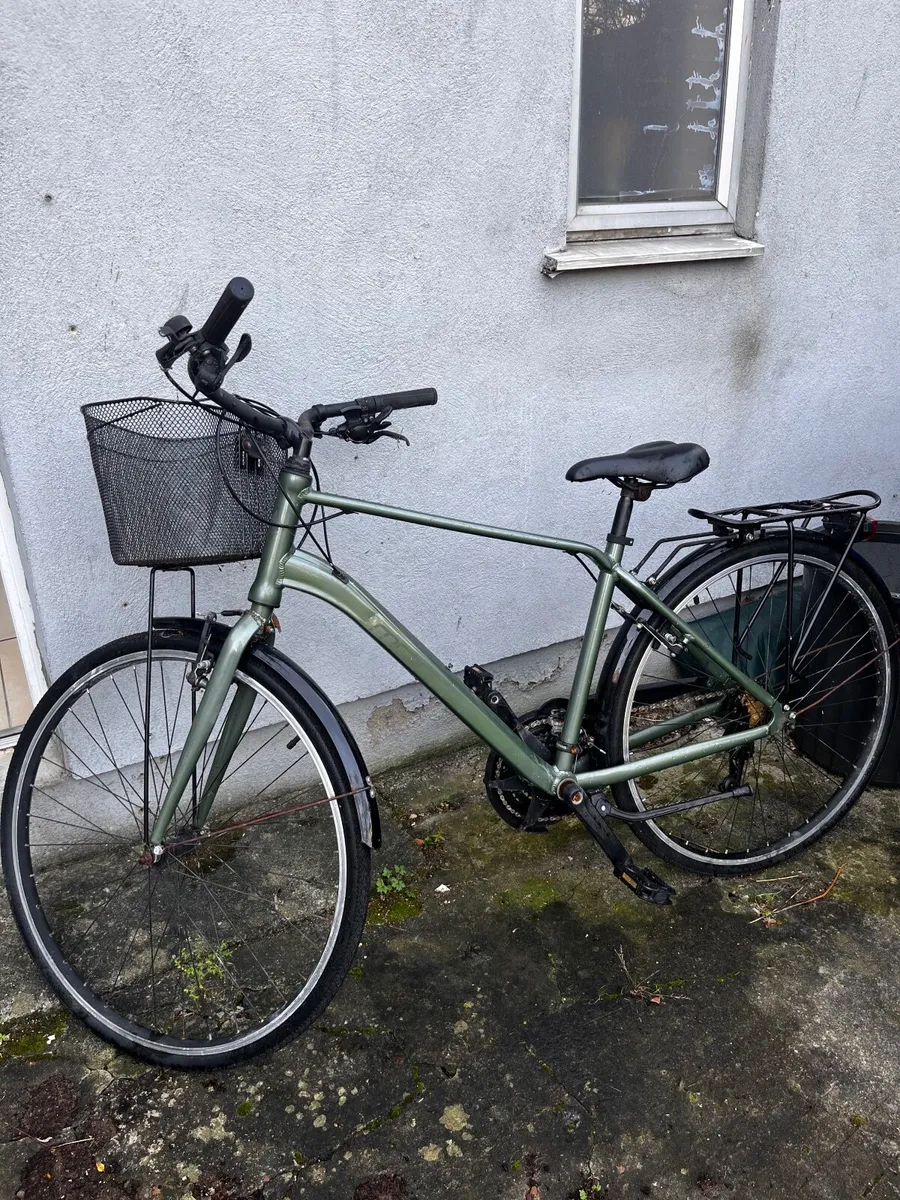 Monty Hybrid City Bike