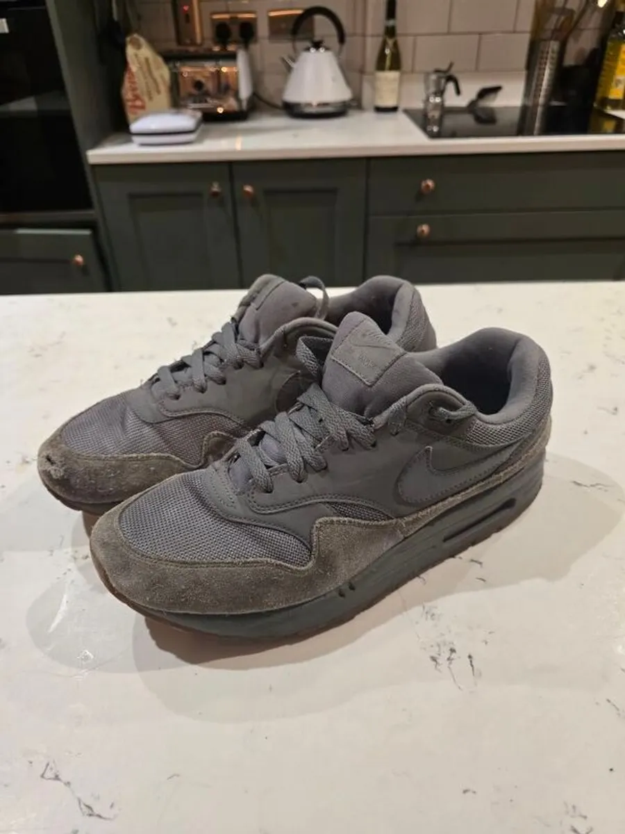 Selection of runners size 10.5 - Image 3