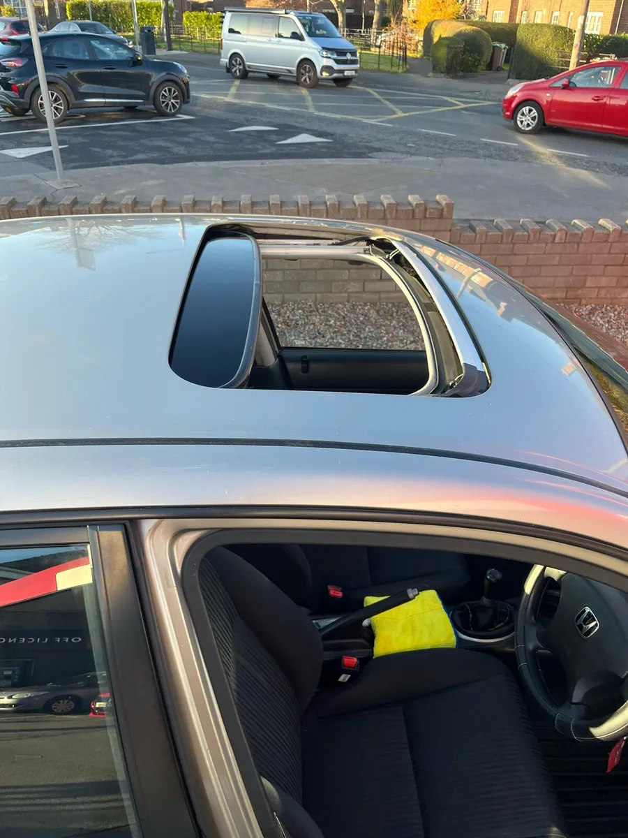 Honda Civic VTEC 1.6 - Image 4