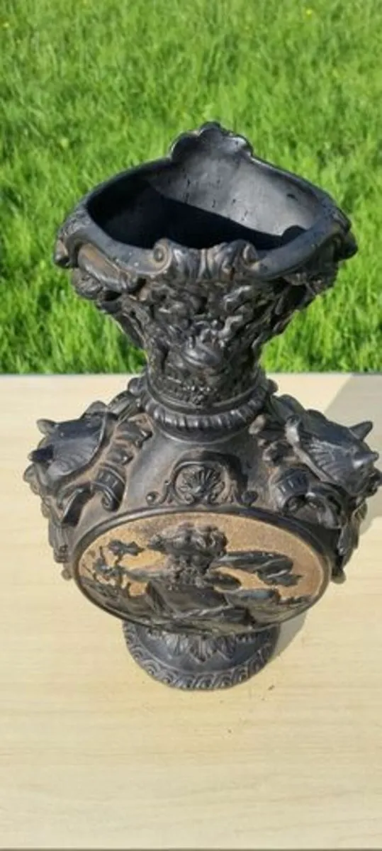 Vintage ornate large vase with cherub - Image 3