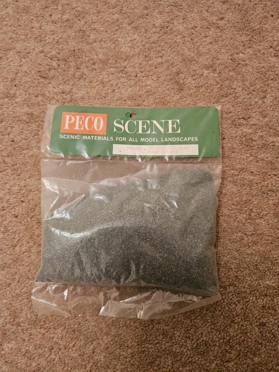 Hornby Peco OO Gauge Scenic - Image 1