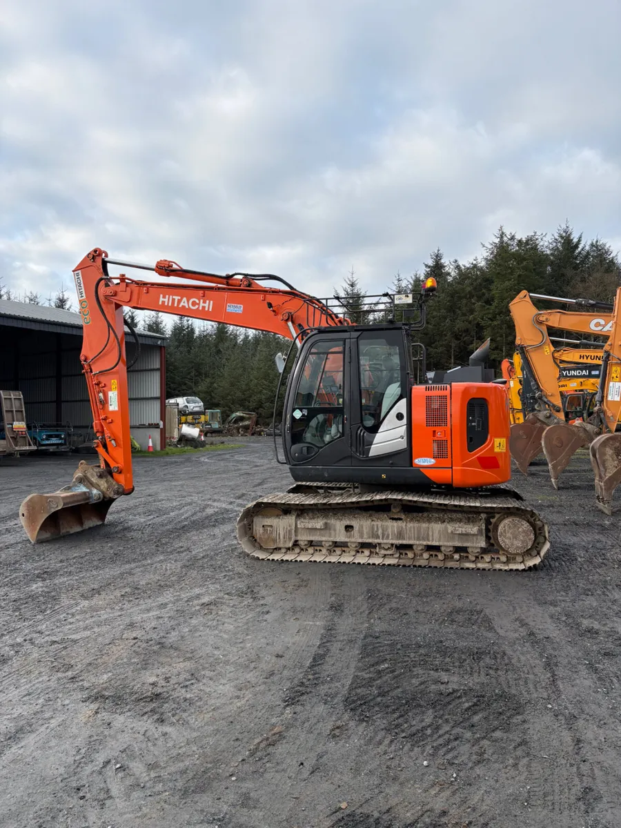 Hitachi zx135-6.       Choice - Image 1