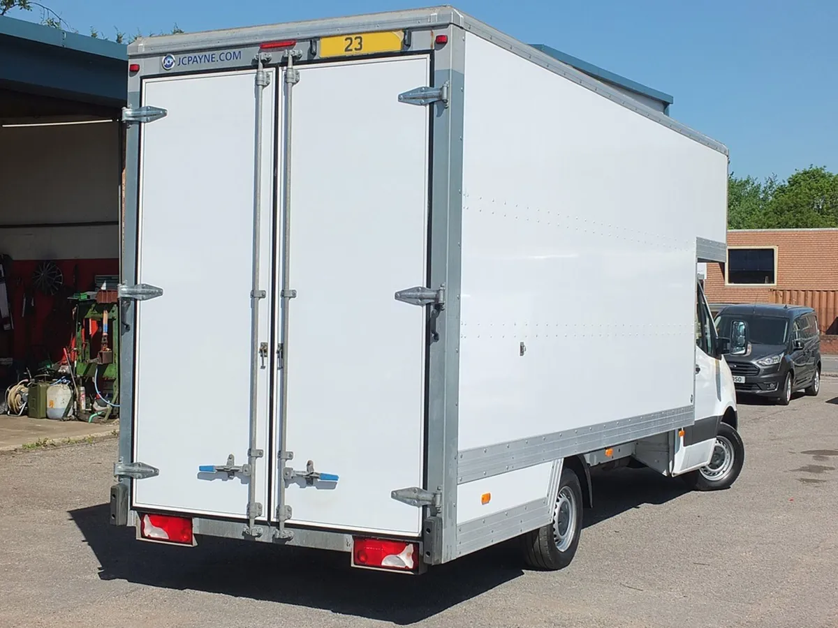 2023 Mercedes-Benz Sprinter Luton Box Van - Image 3
