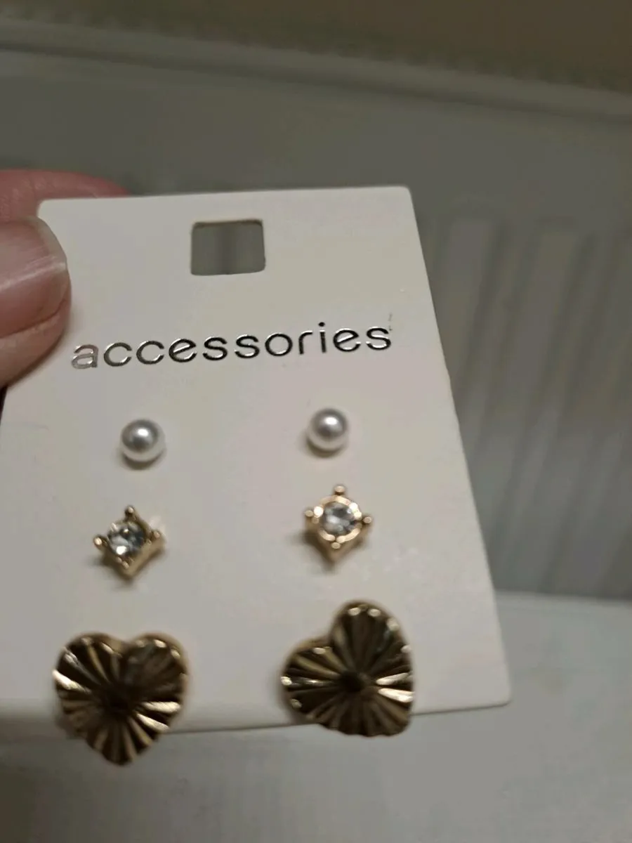 Gold-Tone Stud Earring Set – 3 Pairs - Image 4