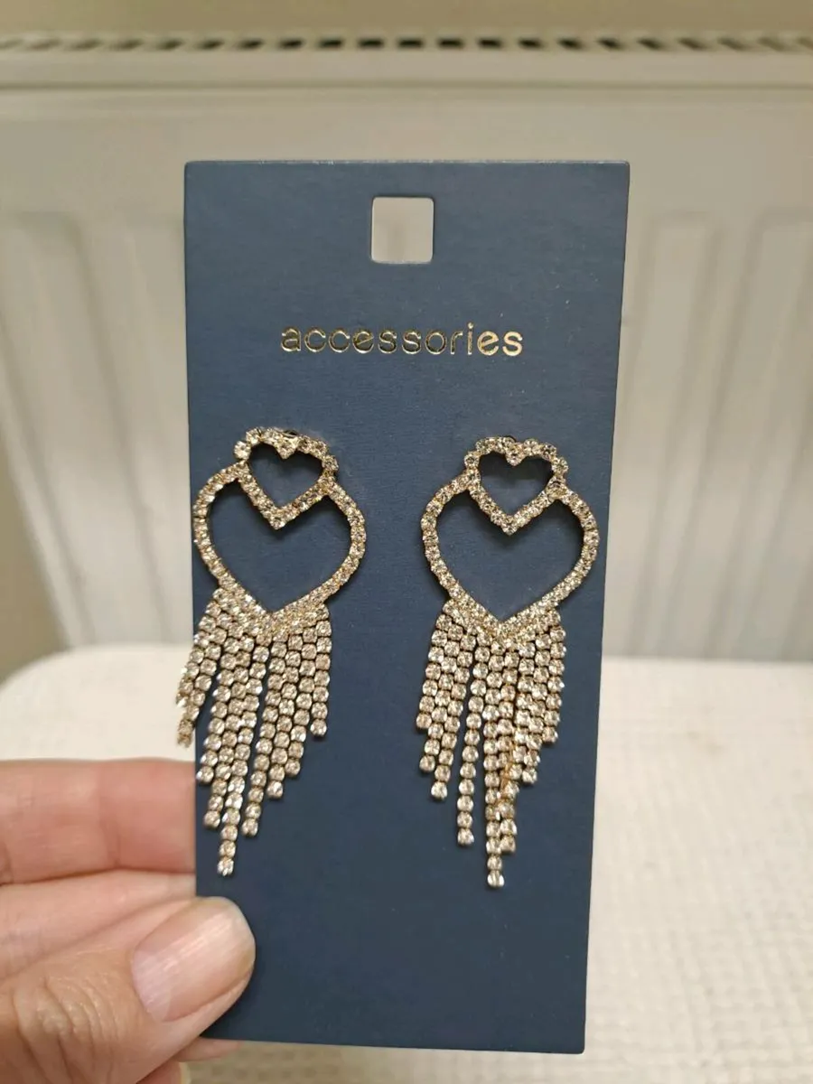 Crystal Heart Drop Earrings – Sparkly Statement - Image 1