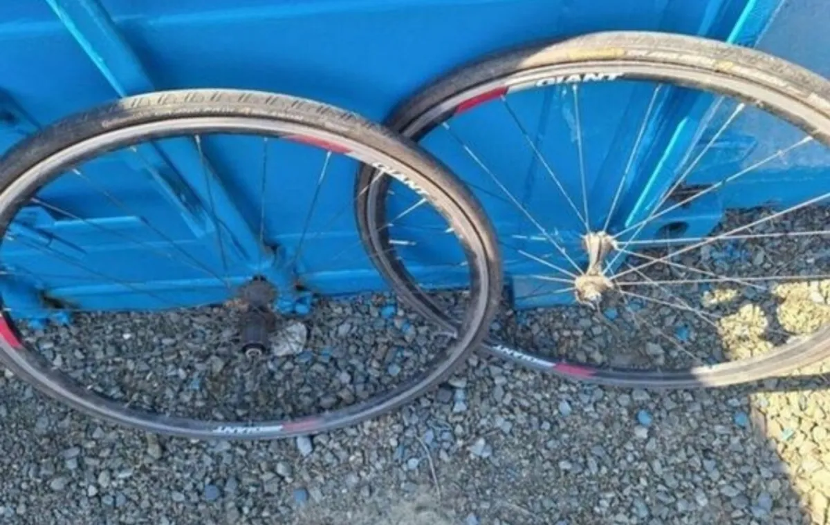 Giant 700c wheels with premium good year tyres - Image 1