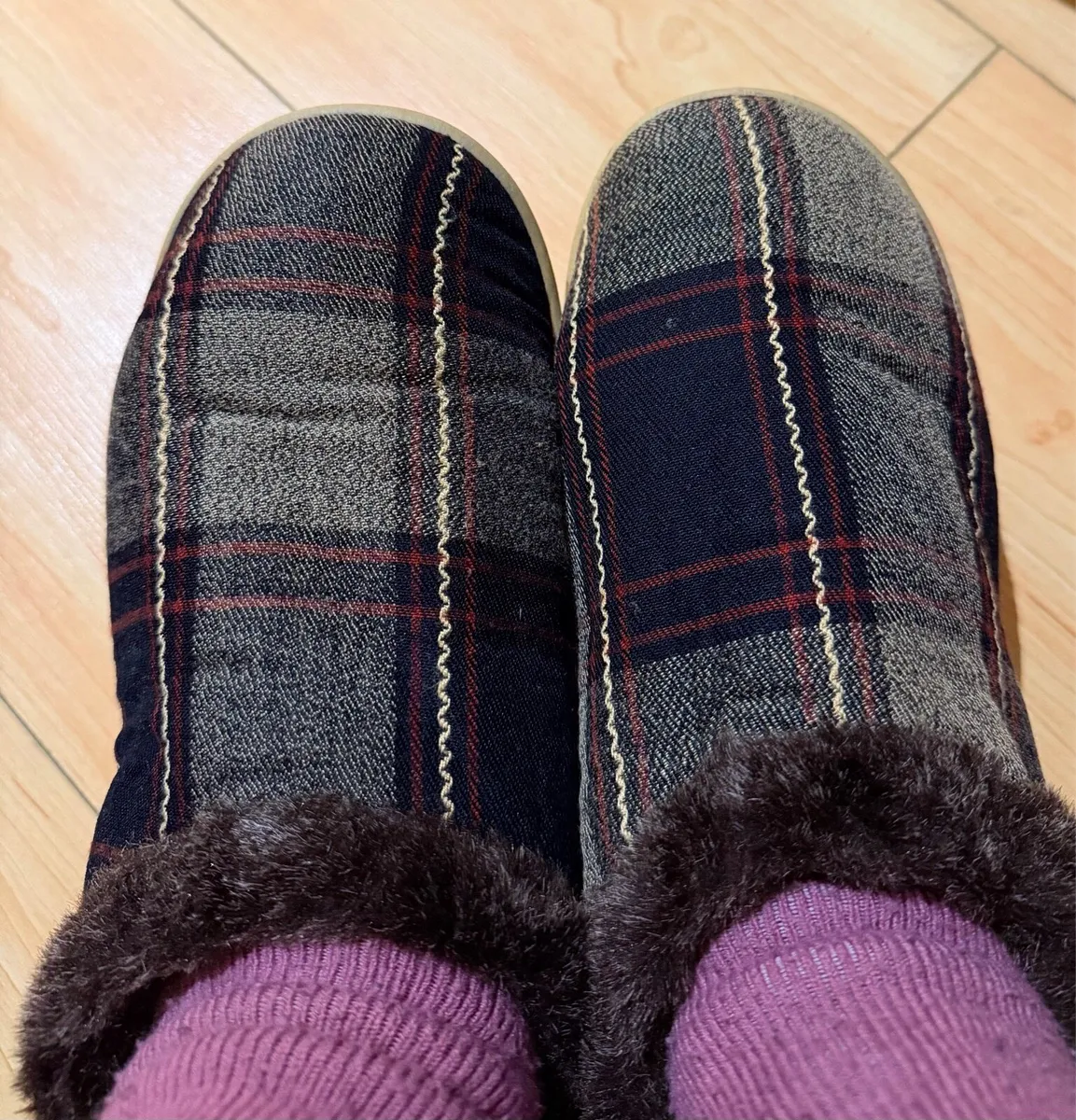 Winter slippers - Image 1