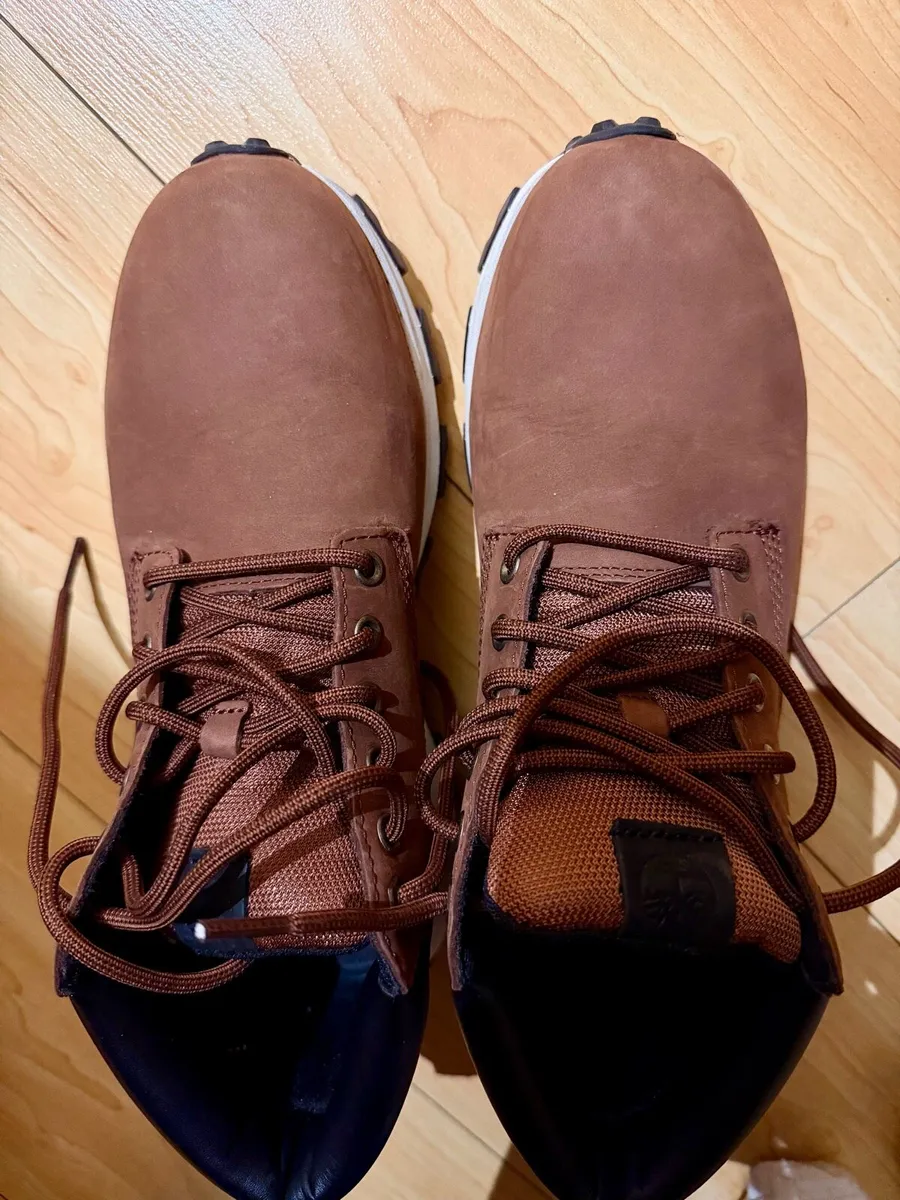 Men Timberland Chukka Boots - Image 1