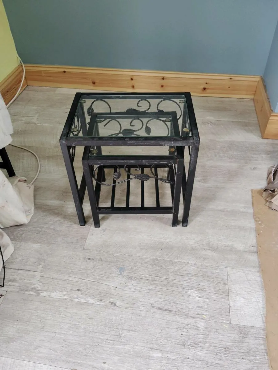 Coffee Table. - Image 1