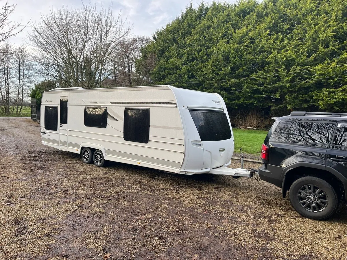 Fendt Diamond 700 6 Berth Island Bed Caravan - Image 1