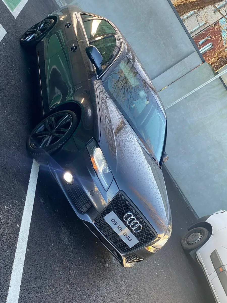 Audi A4 2009 - Image 2