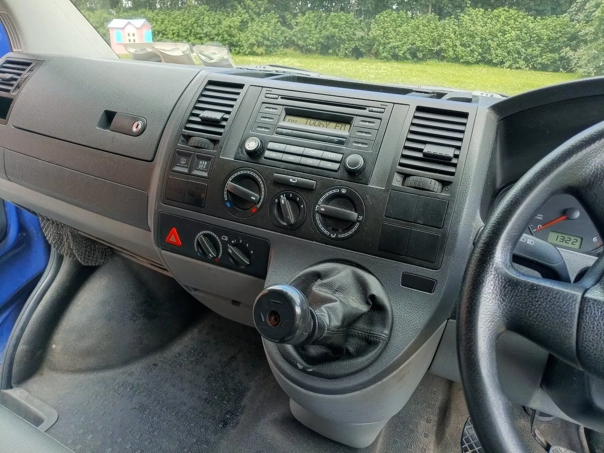 Volkswagen Shuttle 2008 - Image 3